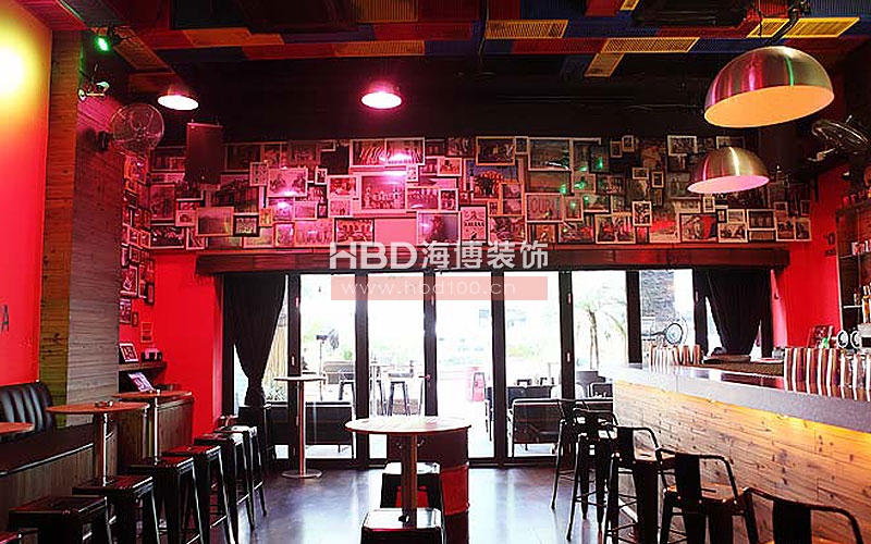 酒吧裝修吧臺(tái)設(shè)計(jì).jpg 酒吧裝修吧臺(tái)設(shè)計(jì).jpg