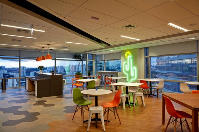 辦公室裝修設計,IT公司辦公設計,廣州裝飾公司,海博裝飾.jpg 辦公室裝修設計,IT公司辦公設計,廣州裝飾公司,海博裝飾.jpg