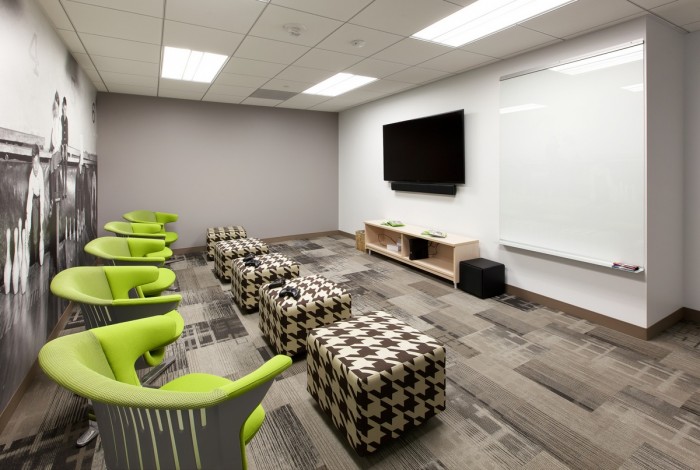 loft風(fēng)格辦公室設(shè)計(jì),廣州辦公室裝修,辦公室裝修設(shè)計(jì)風(fēng)格,廣州裝修公司.jpg loft風(fēng)格辦公室設(shè)計(jì),廣州辦公室裝修,辦公室裝修設(shè)計(jì)風(fēng)格,廣州裝修公司.jpg