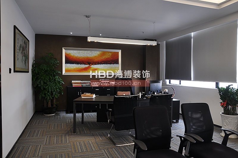 充滿質(zhì)感辦公室裝修設(shè)計.jpg